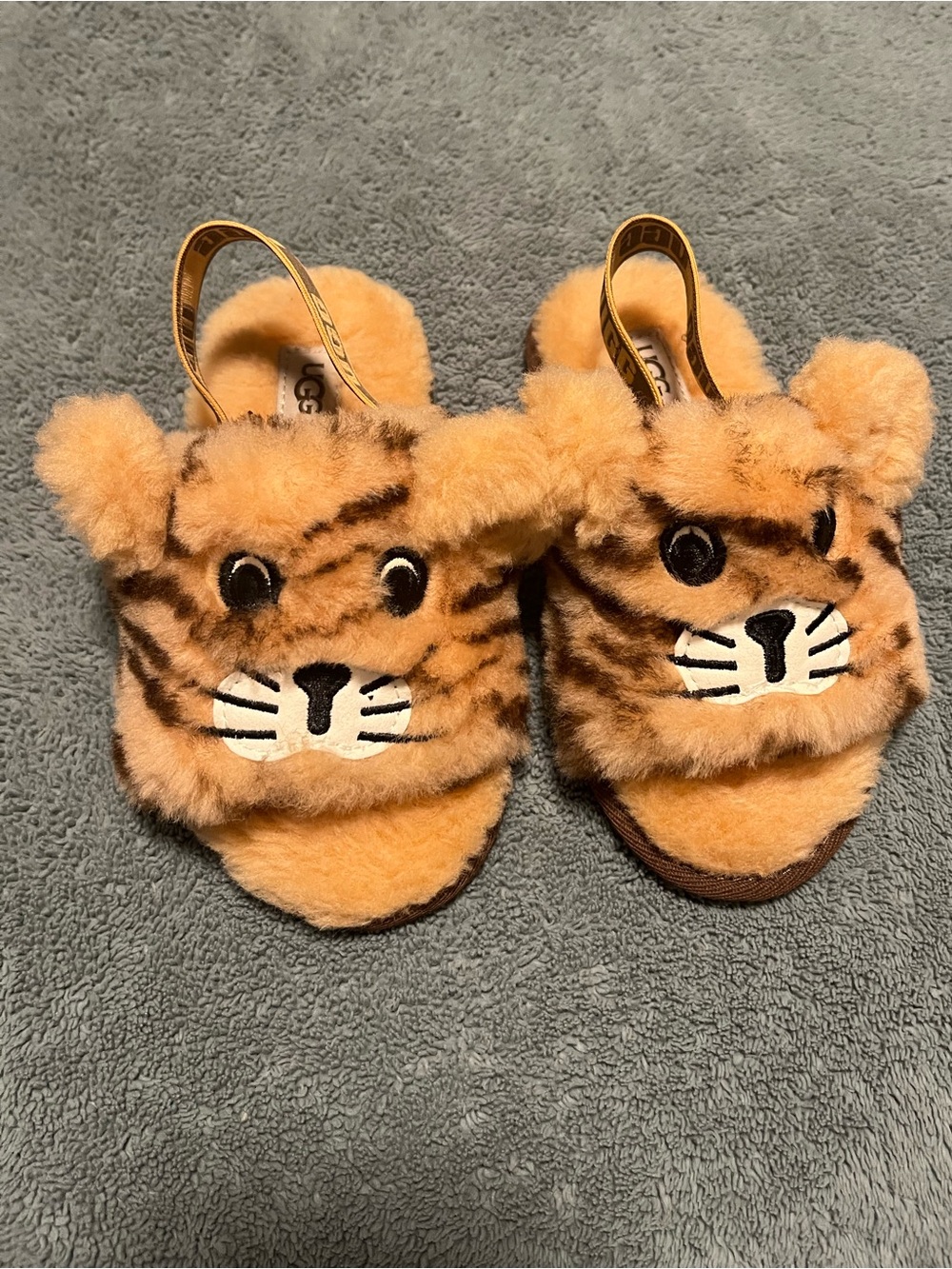 UGGplush kids tiger slide sandles